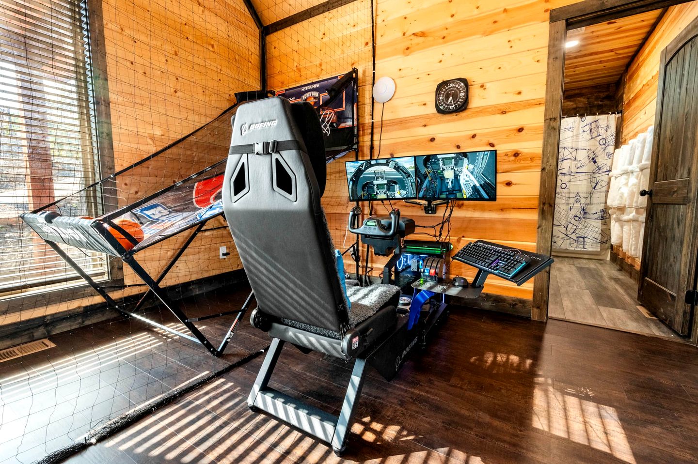 Gorgeous Wooden Cabin with Games, Fireplace and Hot-tub in Hochatown, Oklahoma