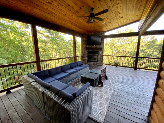 Cabins (United States of America, Hochatow, Oklahoma)
