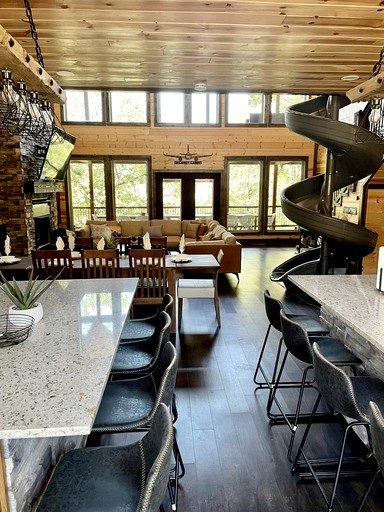 Cabins (United States of America, Hochatow, Oklahoma)