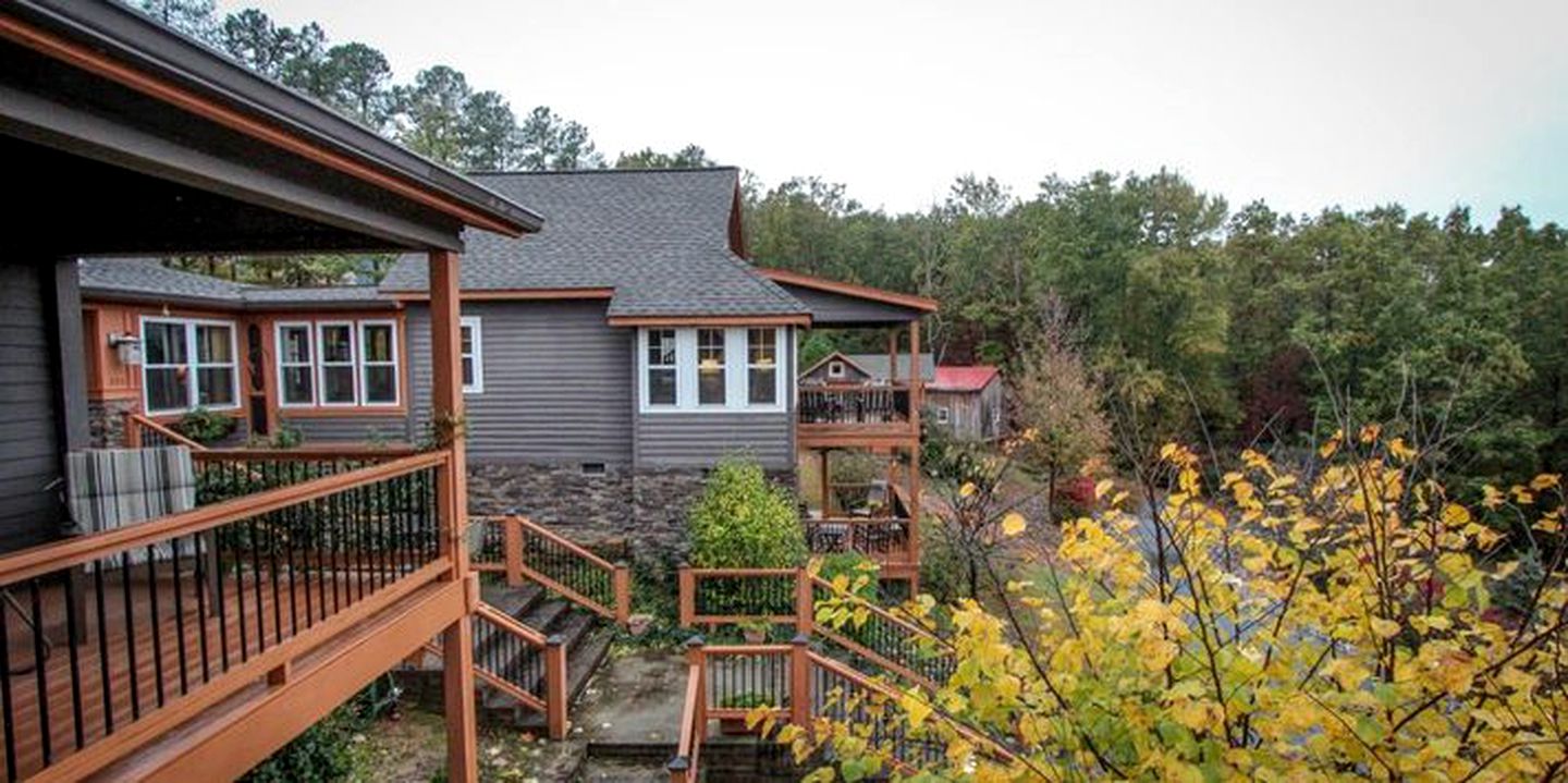 Luxury Bed and Breakfast near Salem, South Carolina