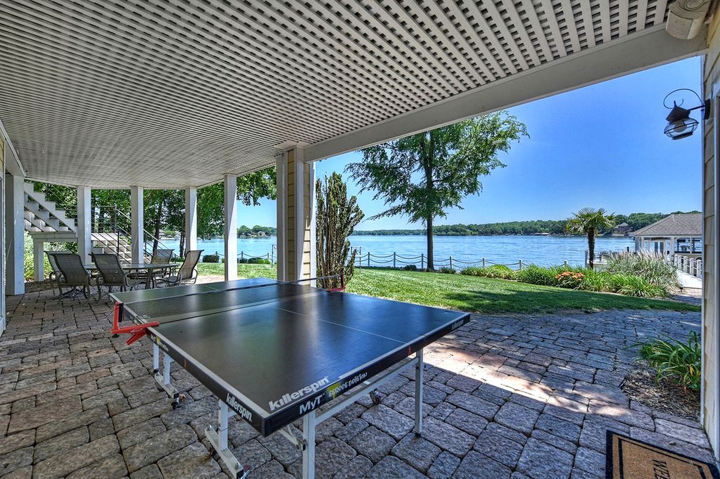 Luxury Cabin for Entertaining with an In-House Movie Theater on Lake Norman, North Carolina