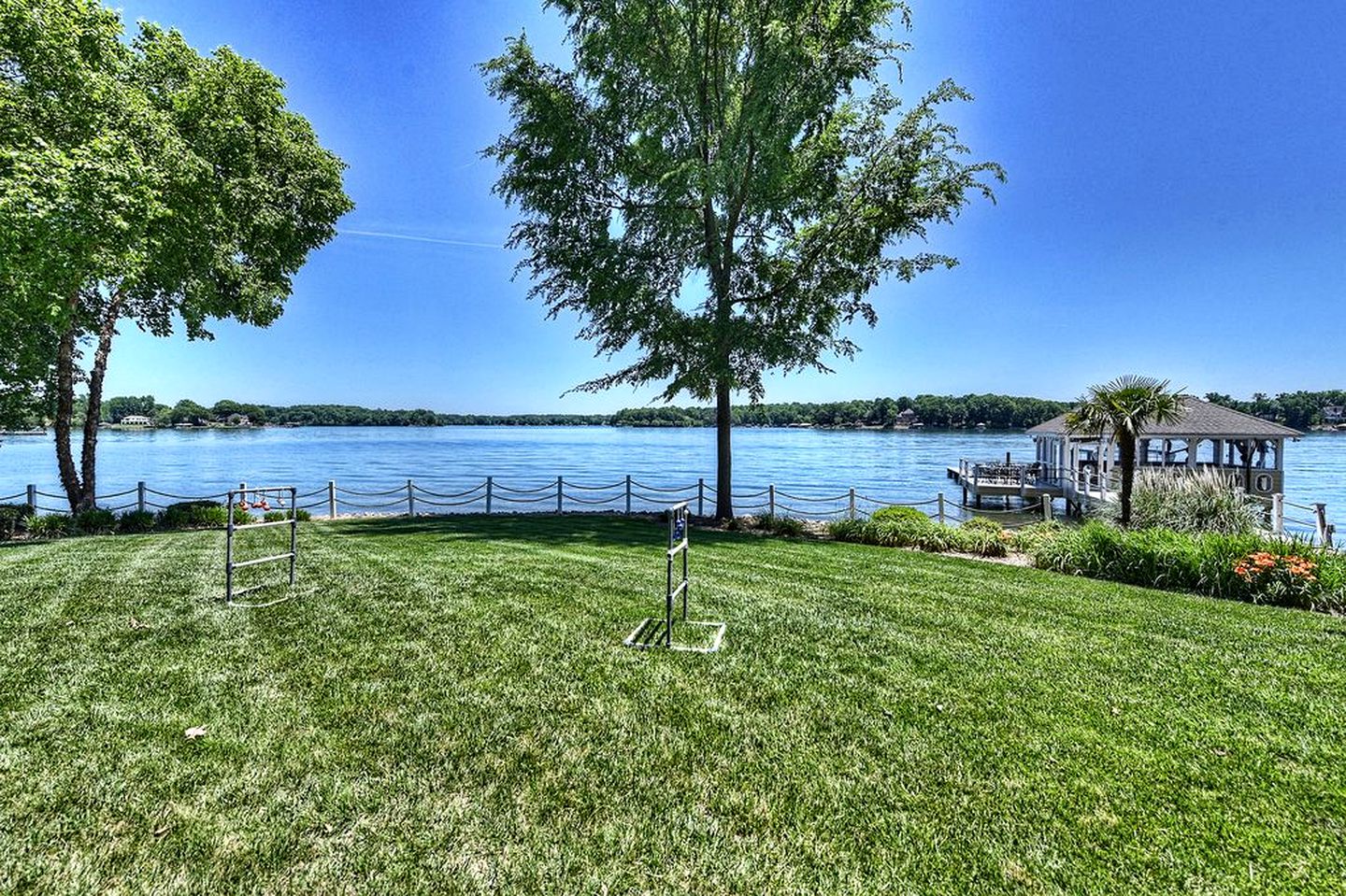 Luxury Cabin for Entertaining with an In-House Movie Theater on Lake Norman, North Carolina