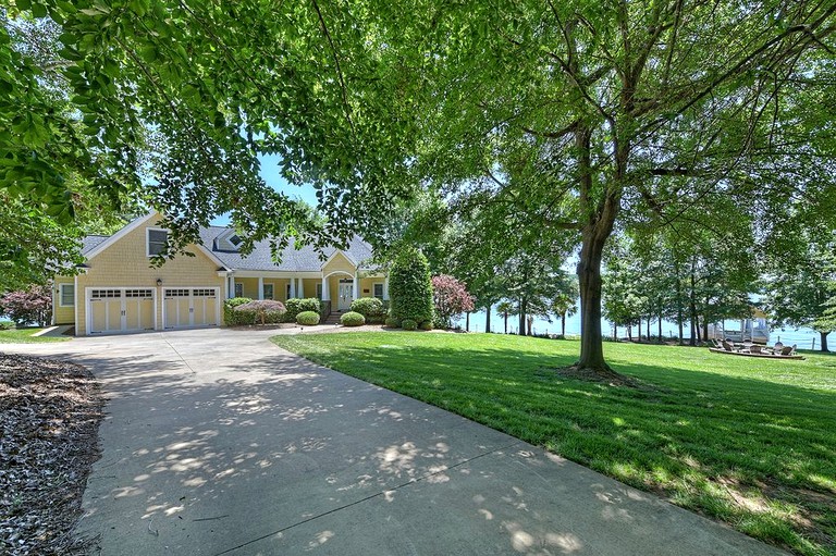 Cottages (Sherrills Ford, North Carolina, United States)