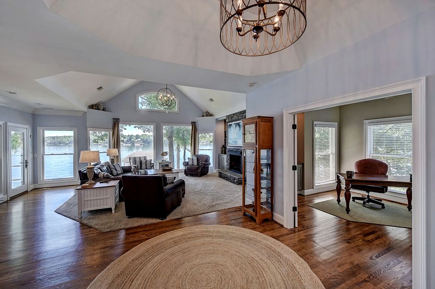 Luxury Cabin for Entertaining with an In-House Movie Theater on Lake Norman, North Carolina