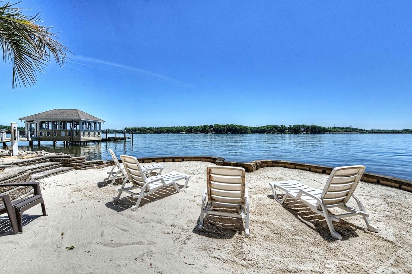 Luxury Cabin for Entertaining with an In-House Movie Theater on Lake Norman, North Carolina