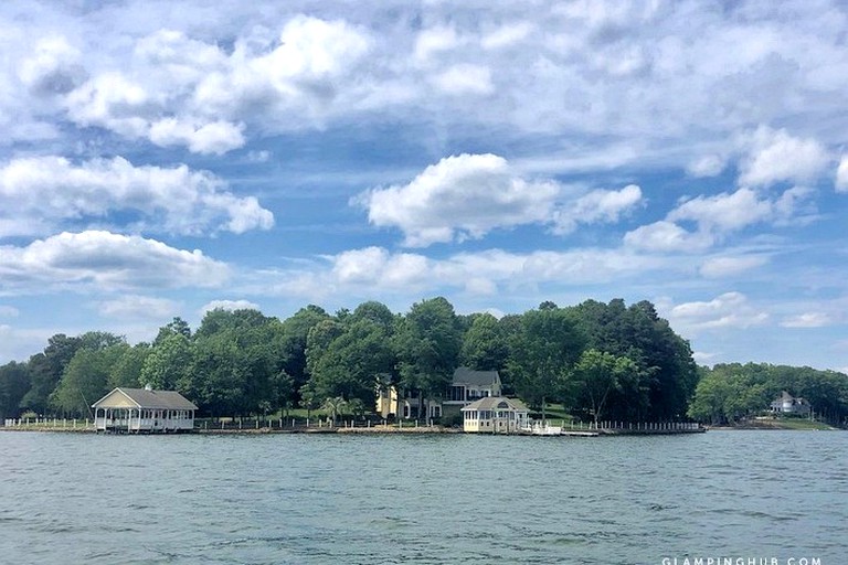 Cottages (Sherrills Ford, North Carolina, United States)