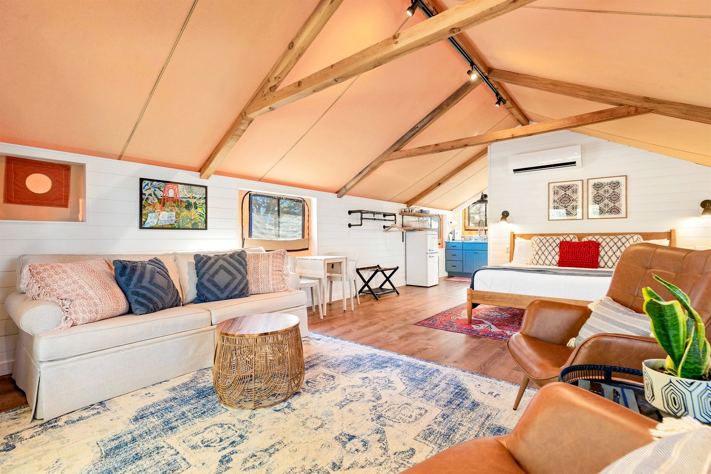 Luxury Cabin, with Hot-Tub Access in Ingram, Texas for Relaxing Weekends Away