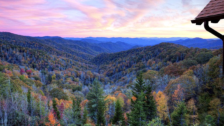 Cabins (Dobson, North Carolina, United States)