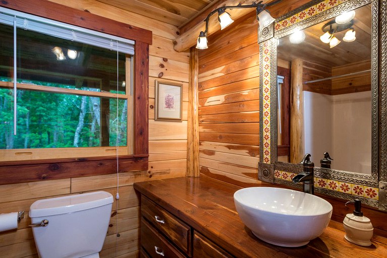 A Touch Of Luxury Cabin In Mill Spring, Log Cabins, Mill Spring, United ...