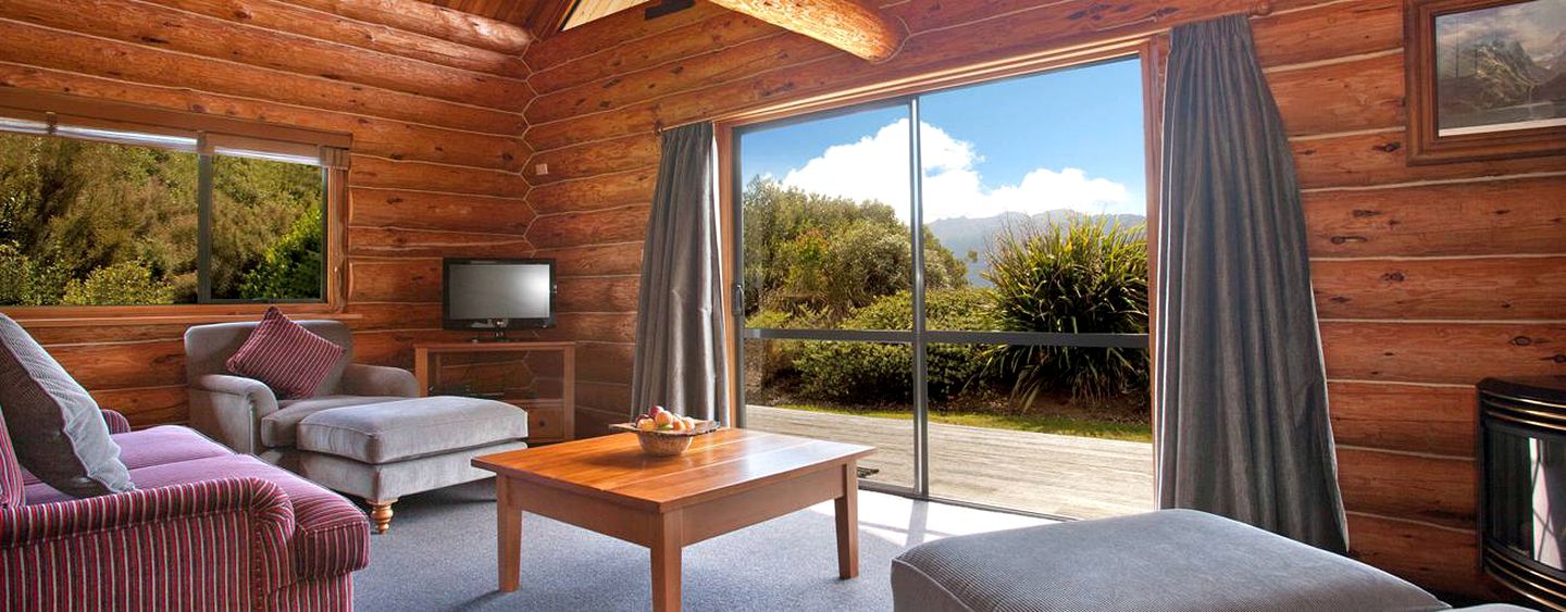 Luxury Cabin in the Fiordlands near Lake Te Anau, New Zealand
