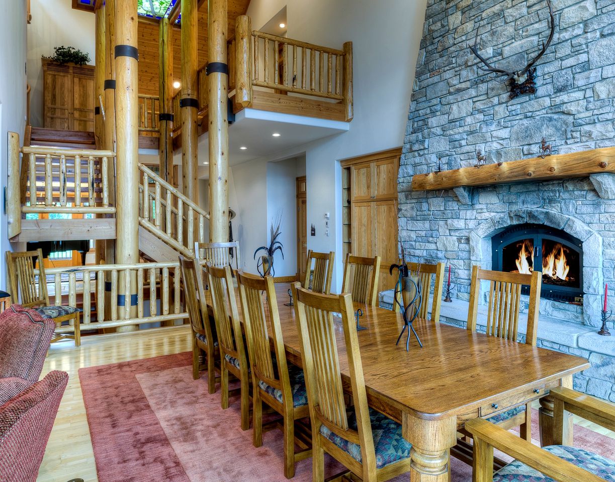 Luxury Cabin Rental with a Theater Room and Mountain Views in Trout Creek, Montana