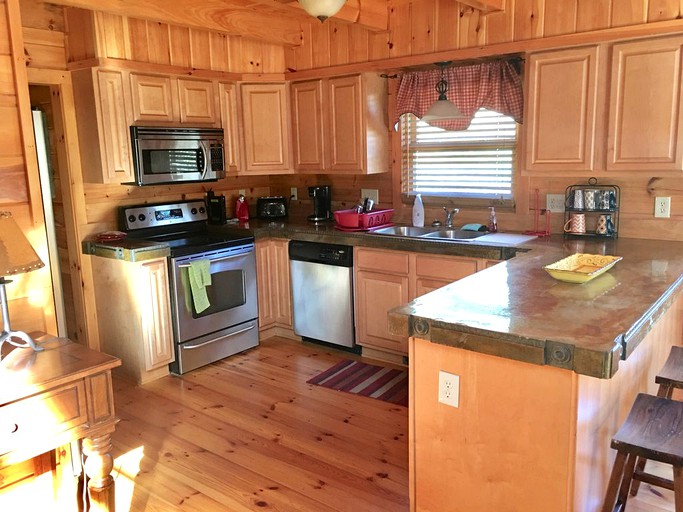 Cabins (Maggie Valley, North Carolina, United States)