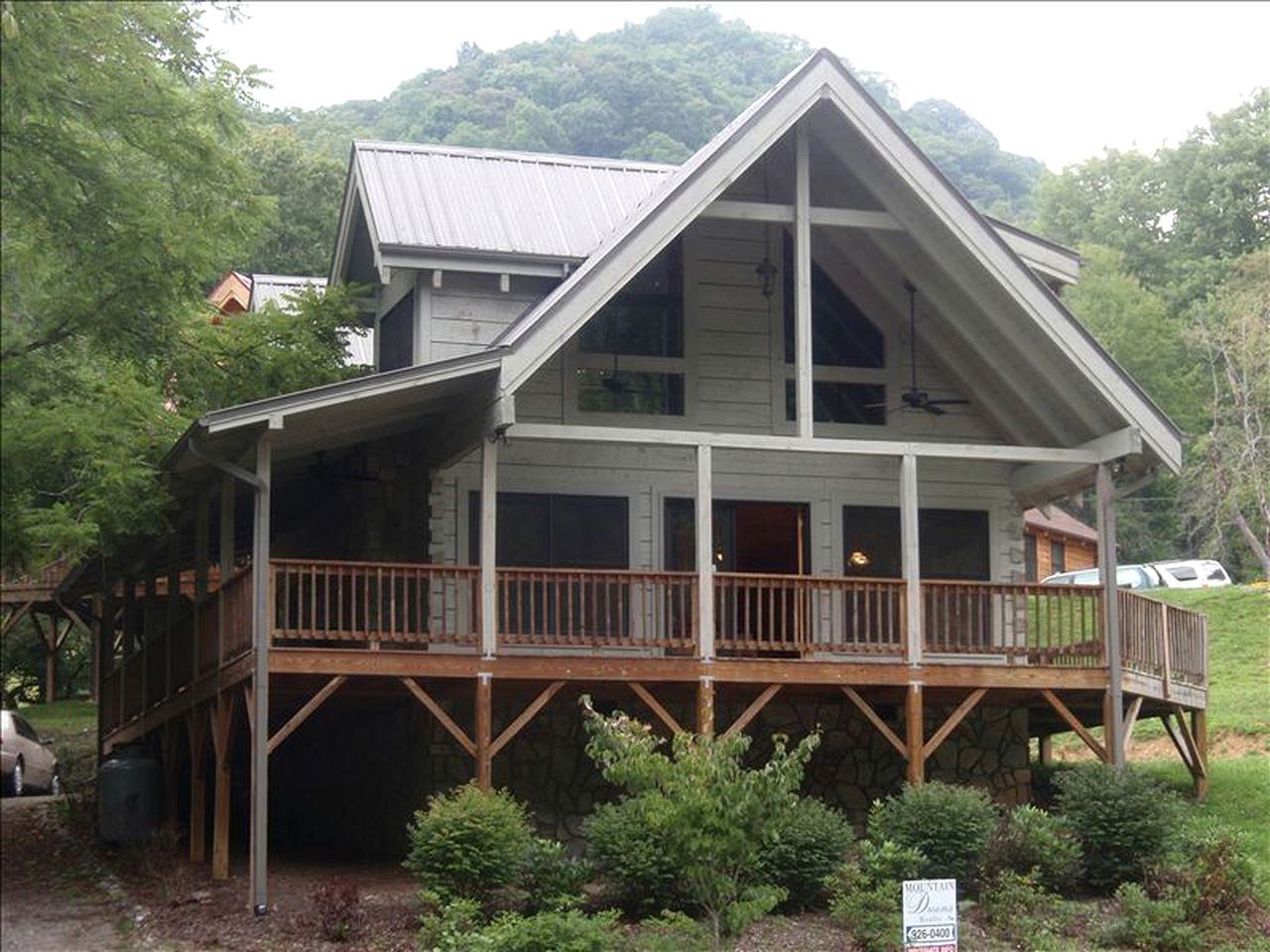 Luxury Cabin Rental With Creek Access in Maggie Valley, North Carolina