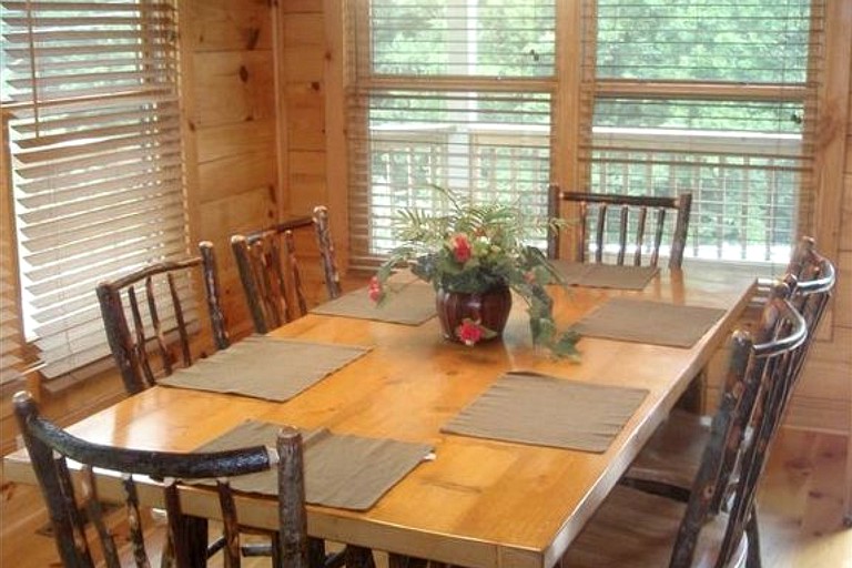 Cabins (Maggie Valley, North Carolina, United States)