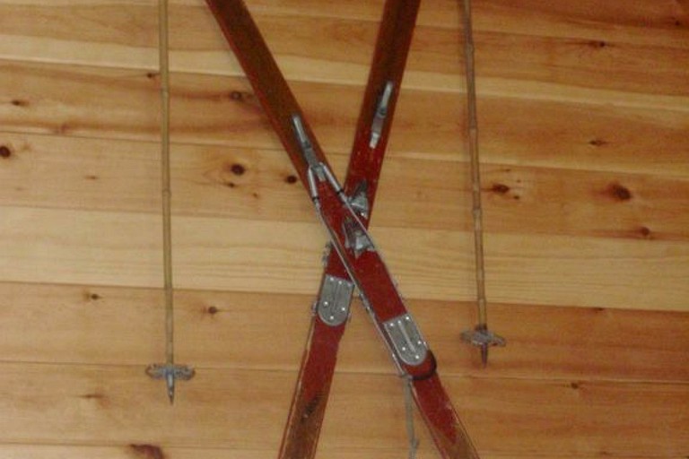 Cabins (Maggie Valley, North Carolina, United States)