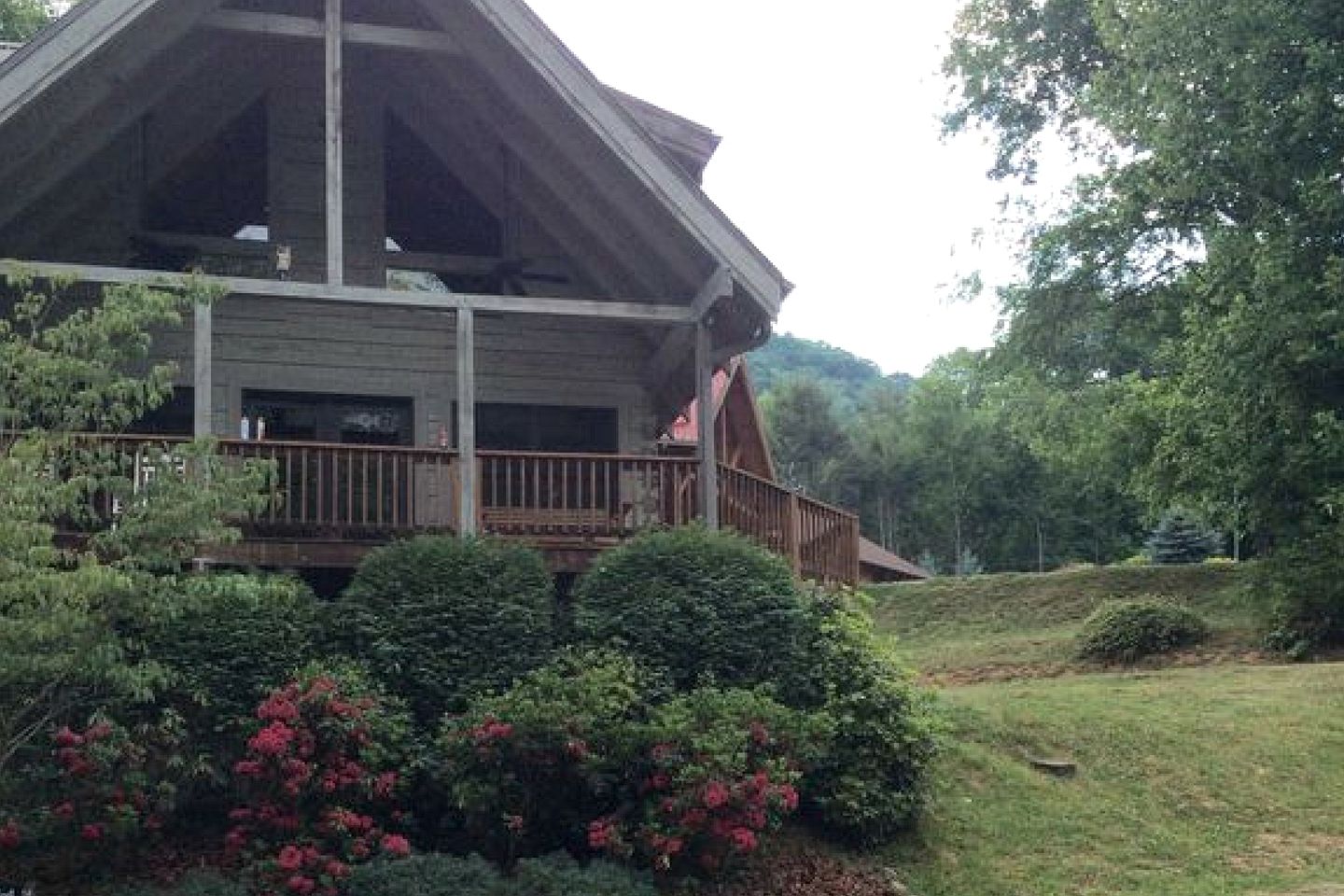 Luxury Cabin Rental With Creek Access in Maggie Valley, North Carolina