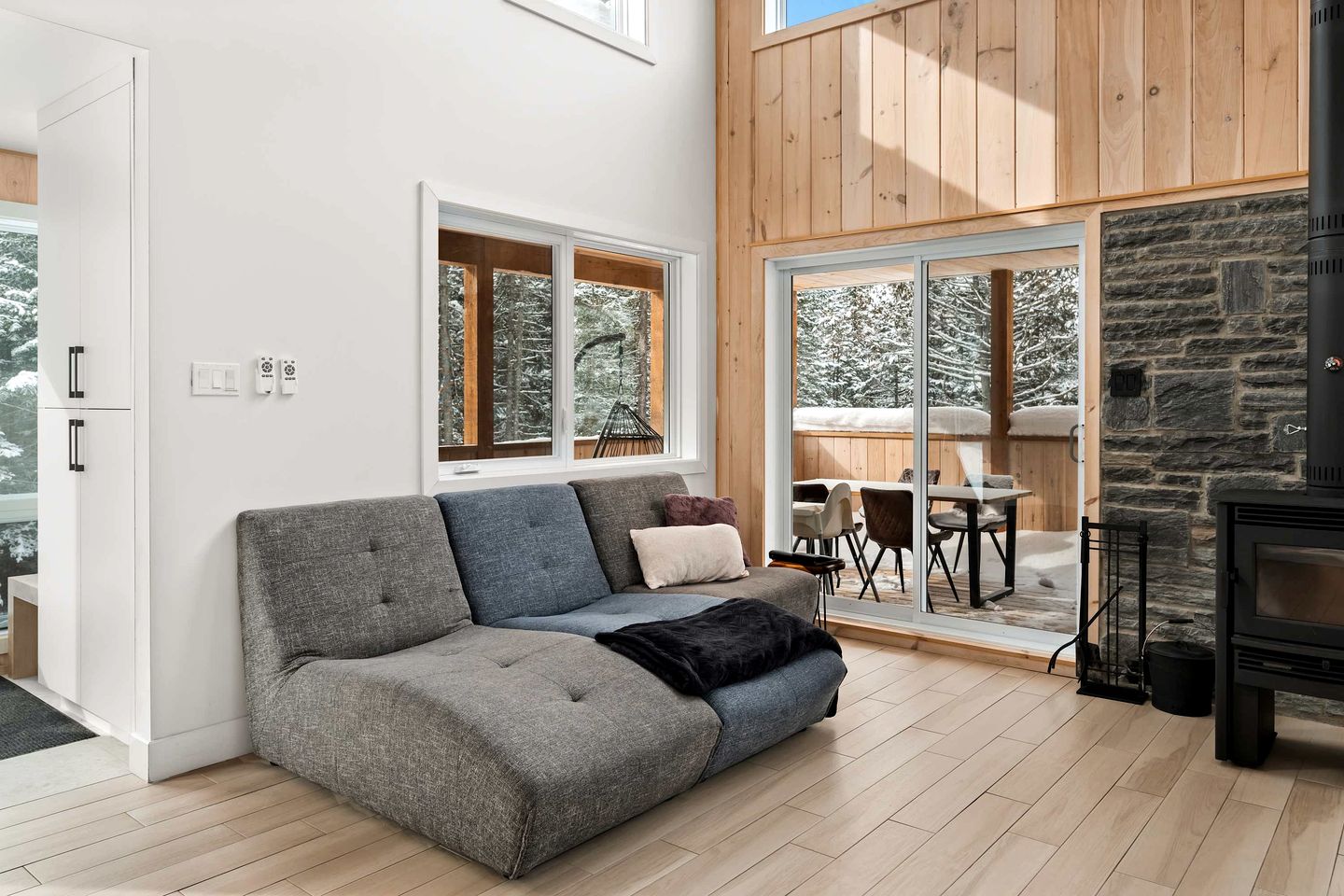 Luxury Cabin with Spa, Sauna, Game Room and Beautiful Outdoor Space in Notre Dame de la Merci, Quebec