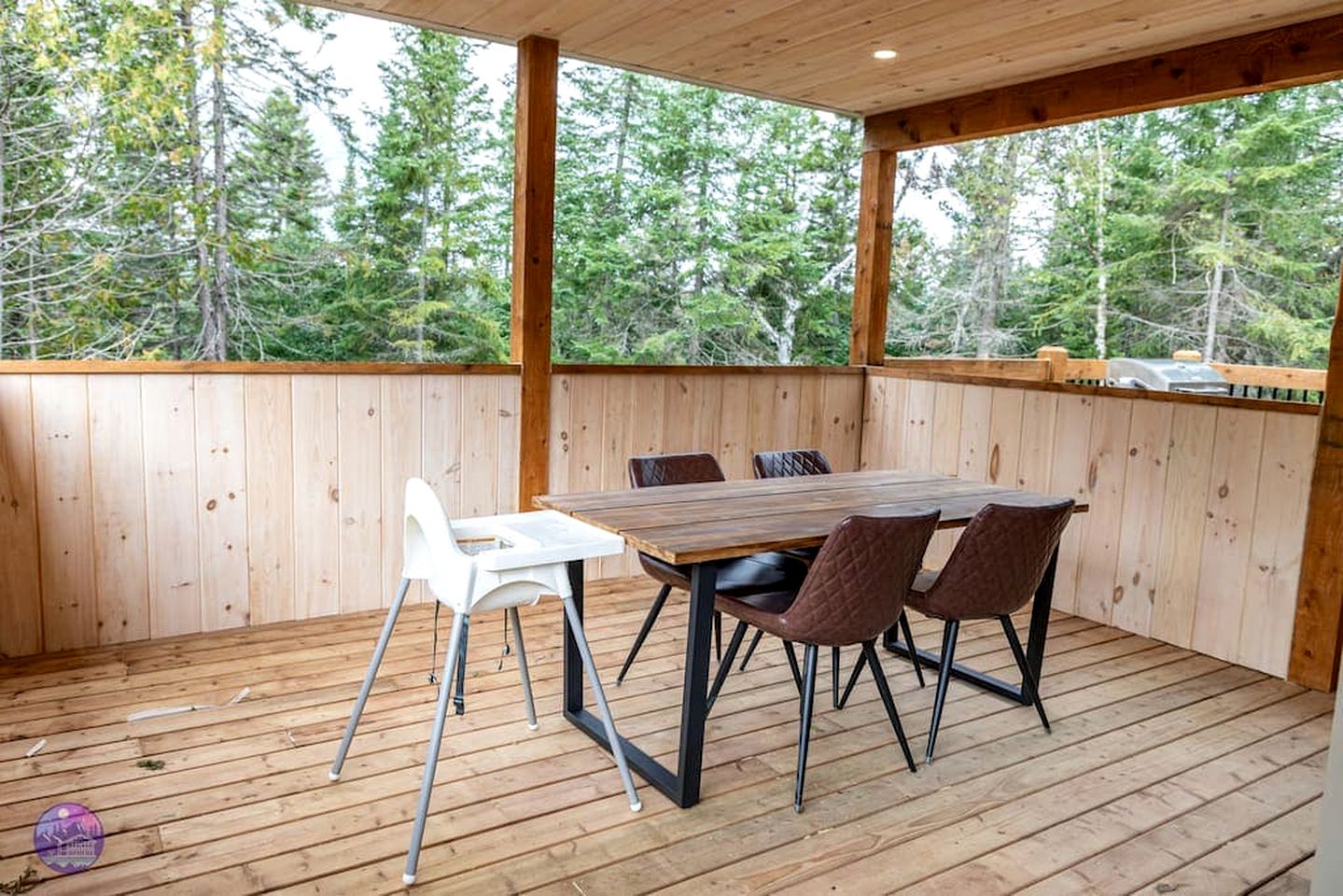 Luxury Cabin with Spa, Sauna, Game Room and Beautiful Outdoor Space in Notre Dame de la Merci, Quebec