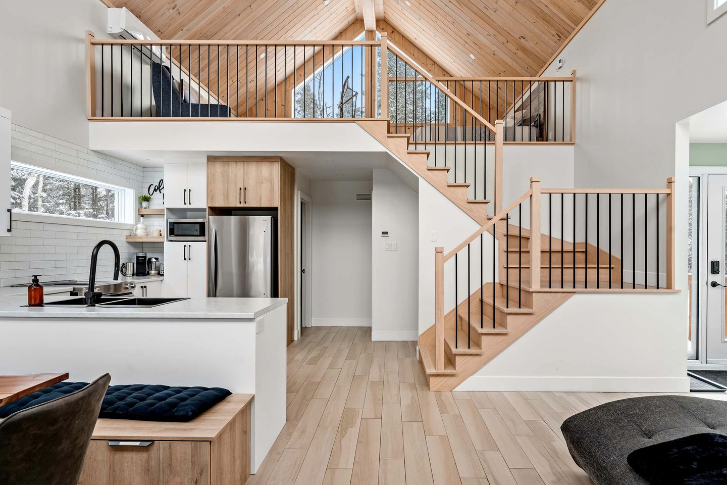Luxury Cabin with Spa, Sauna, Game Room and Beautiful Outdoor Space in Notre Dame de la Merci, Quebec