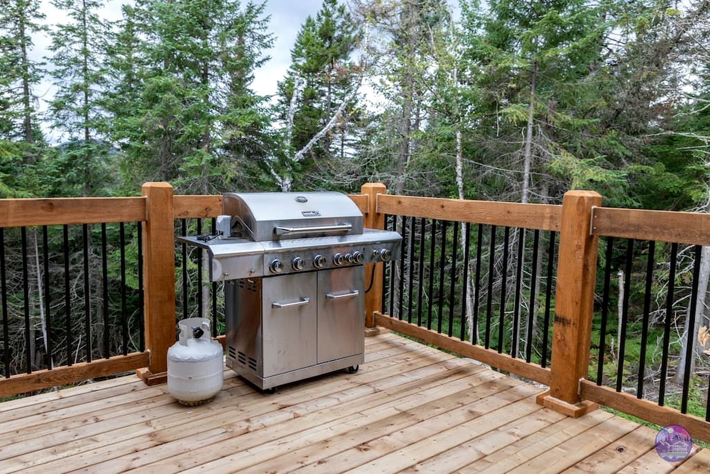 Luxury Cabin with Spa, Sauna, Game Room and Beautiful Outdoor Space in Notre Dame de la Merci, Quebec