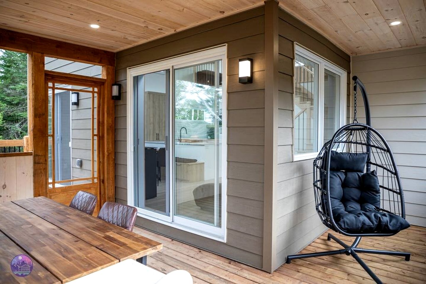 Luxury Cabin with Spa, Sauna, Game Room and Beautiful Outdoor Space in Notre Dame de la Merci, Quebec