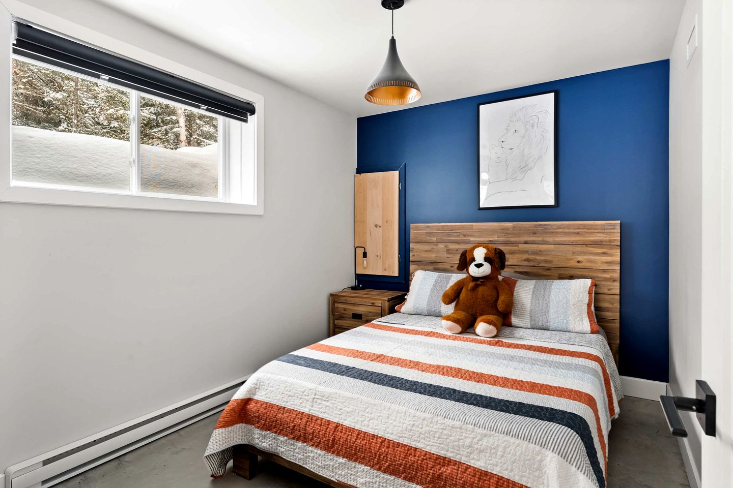 Luxury Cabin with Spa, Sauna, Game Room and Beautiful Outdoor Space in Notre Dame de la Merci, Quebec