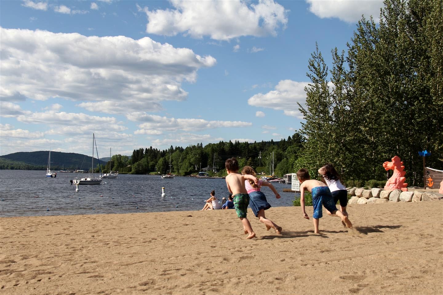 Luxury Cabin with Spa, Sauna, Game Room and Beautiful Outdoor Space in Notre Dame de la Merci, Quebec
