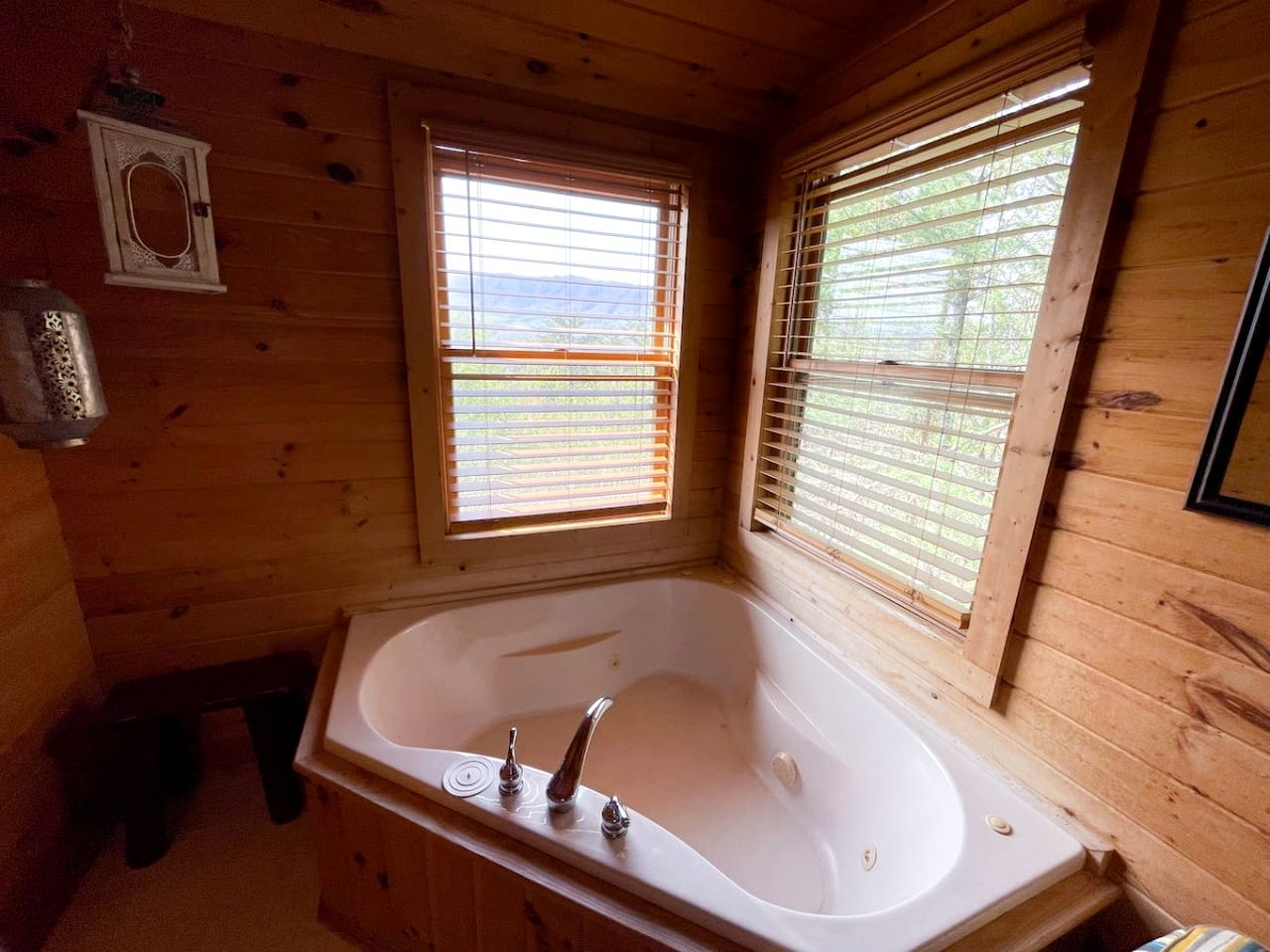 Secluded Cabin Near Great Smoky Mountains National Park, Tennessee