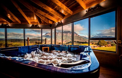 Luxury Cabin with Spa Amenities and Sublime Views near Sheffield, Tasmania - Photo 2