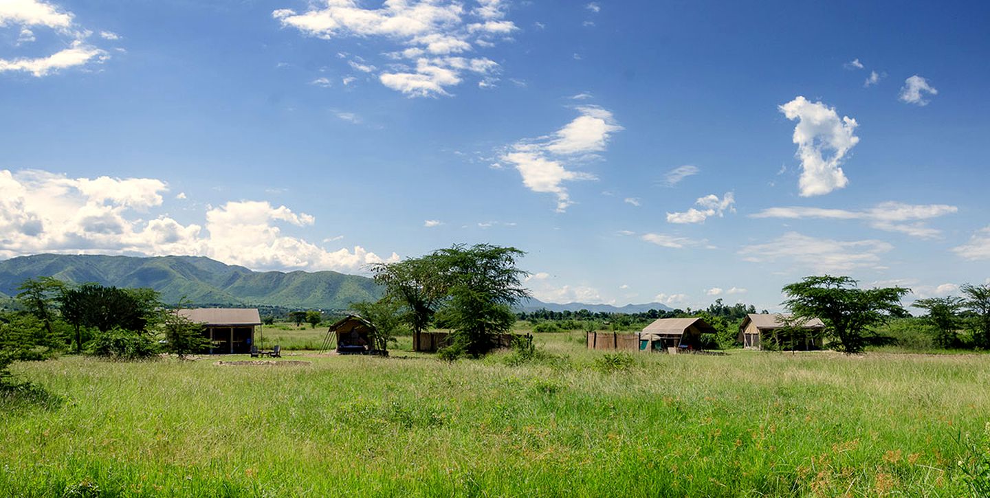 Luxury Camping Safari Tent in Stunning Queen Elizabeth National Park in Uganda