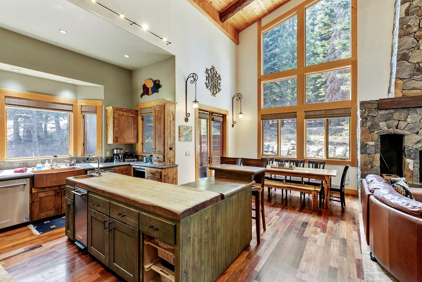 Luxury Cabin with a Private Hot Tub in Tahoe Donner, California