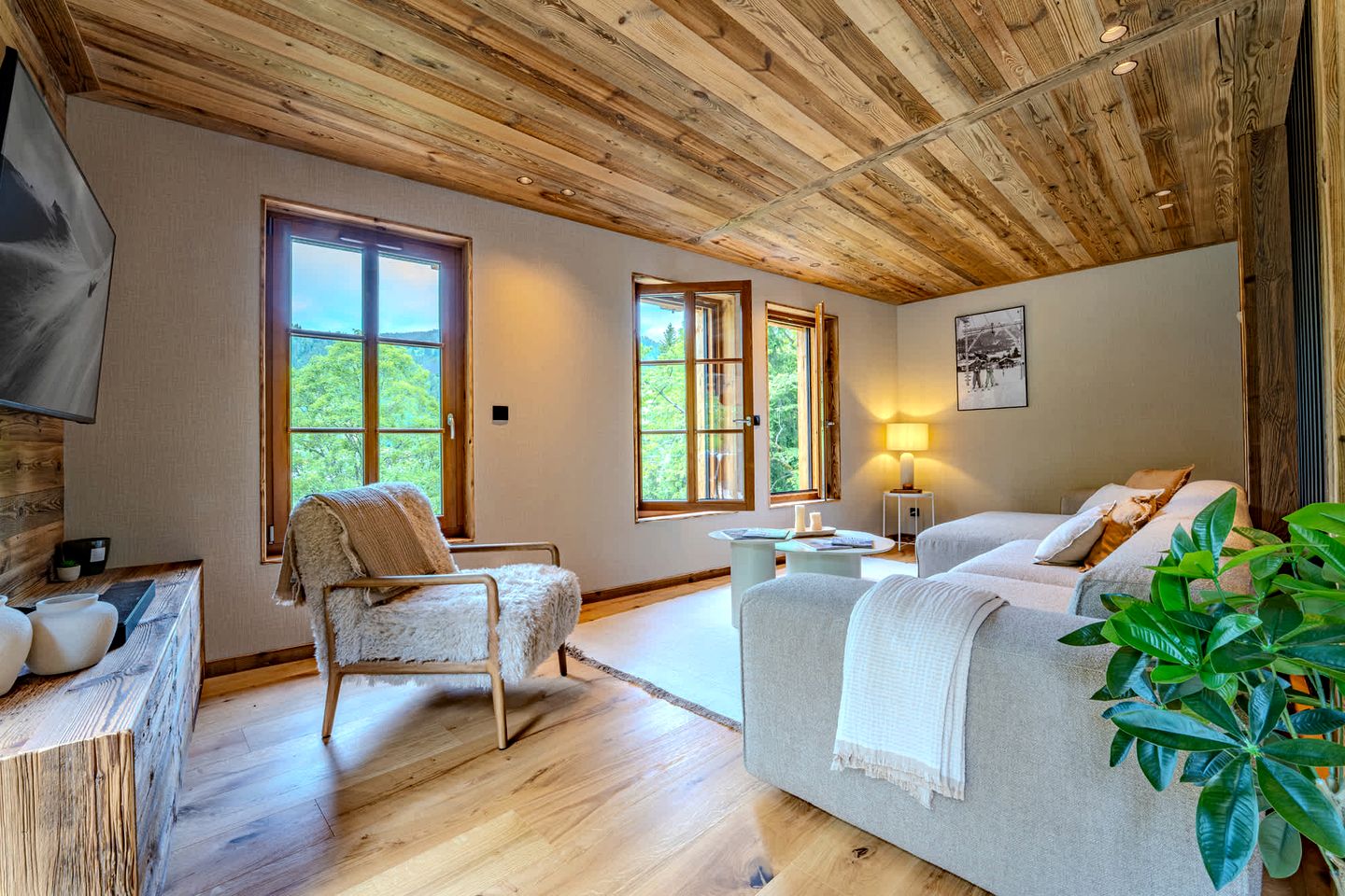 Luxury Chalet with Jacuzzi & Sauna near Ski Lifts in Megève, French Alps