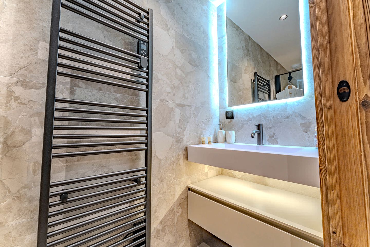 Luxury Chalet with Jacuzzi & Sauna near Ski Lifts in Megève, French Alps