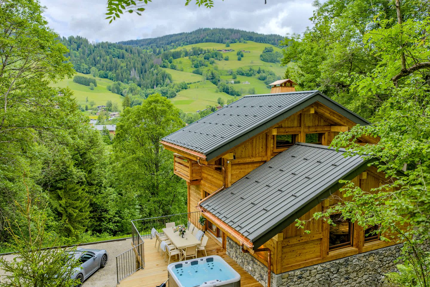 Luxury Chalet with Jacuzzi & Sauna near Ski Lifts in Megève, French Alps