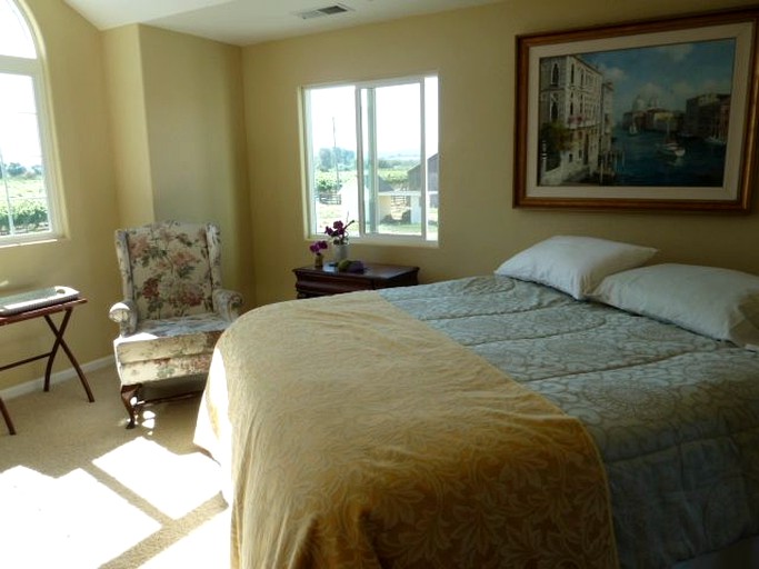 Cottages (Lakeport, California, United States)