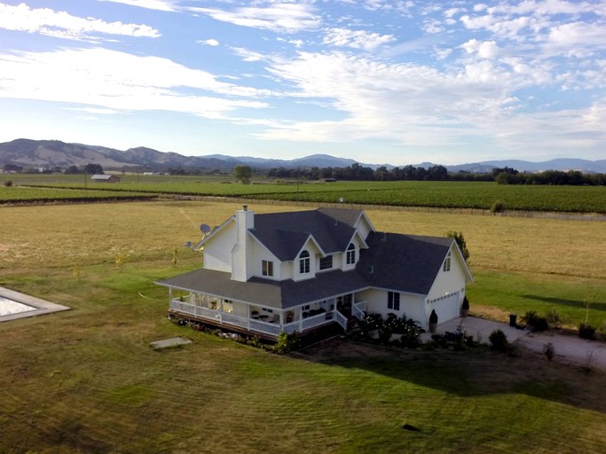 Cottages (Lakeport, California, United States)