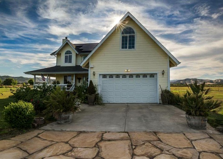 Cottages (Lakeport, California, United States)