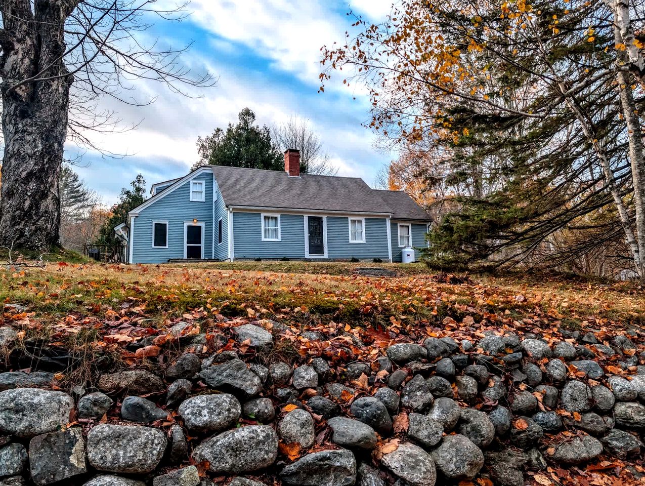 Elegant Luxury Cottage with Fire Pit Near Carrying Place Beach in Surry, Maine