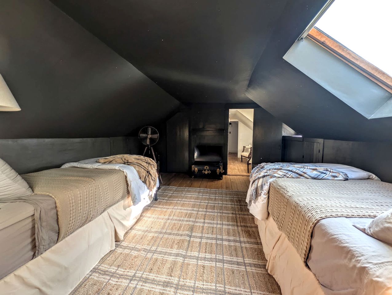 Elegant Luxury Cottage with Fire Pit Near Carrying Place Beach in Surry, Maine