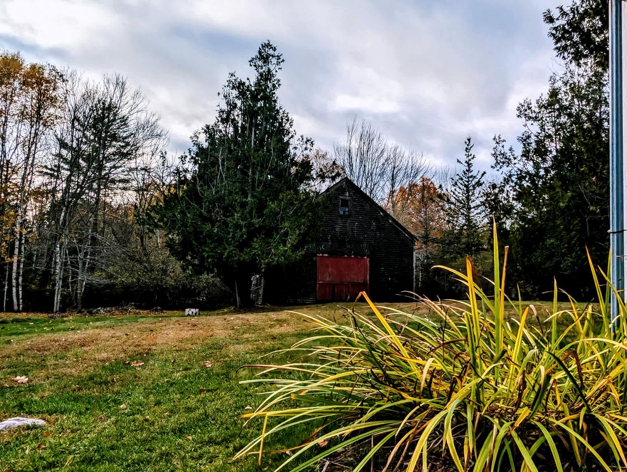 Elegant Luxury Cottage with Fire Pit Near Carrying Place Beach in Surry, Maine