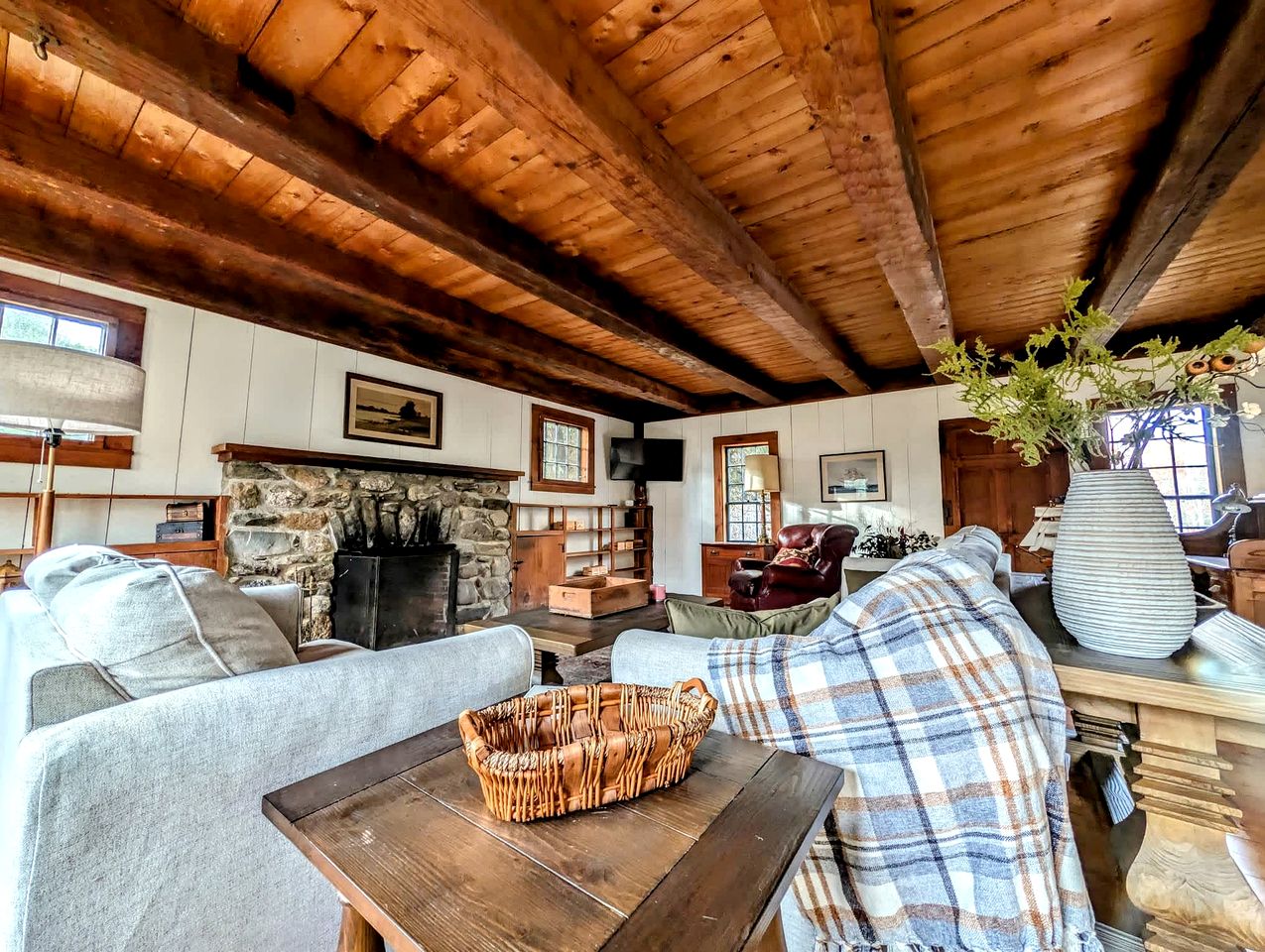 Elegant Luxury Cottage with Fire Pit Near Carrying Place Beach in Surry, Maine