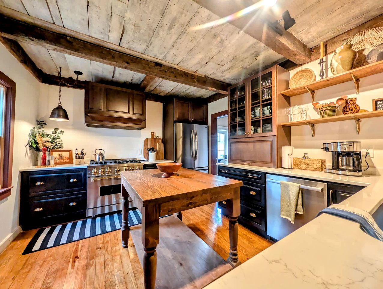 Elegant Luxury Cottage with Fire Pit Near Carrying Place Beach in Surry, Maine