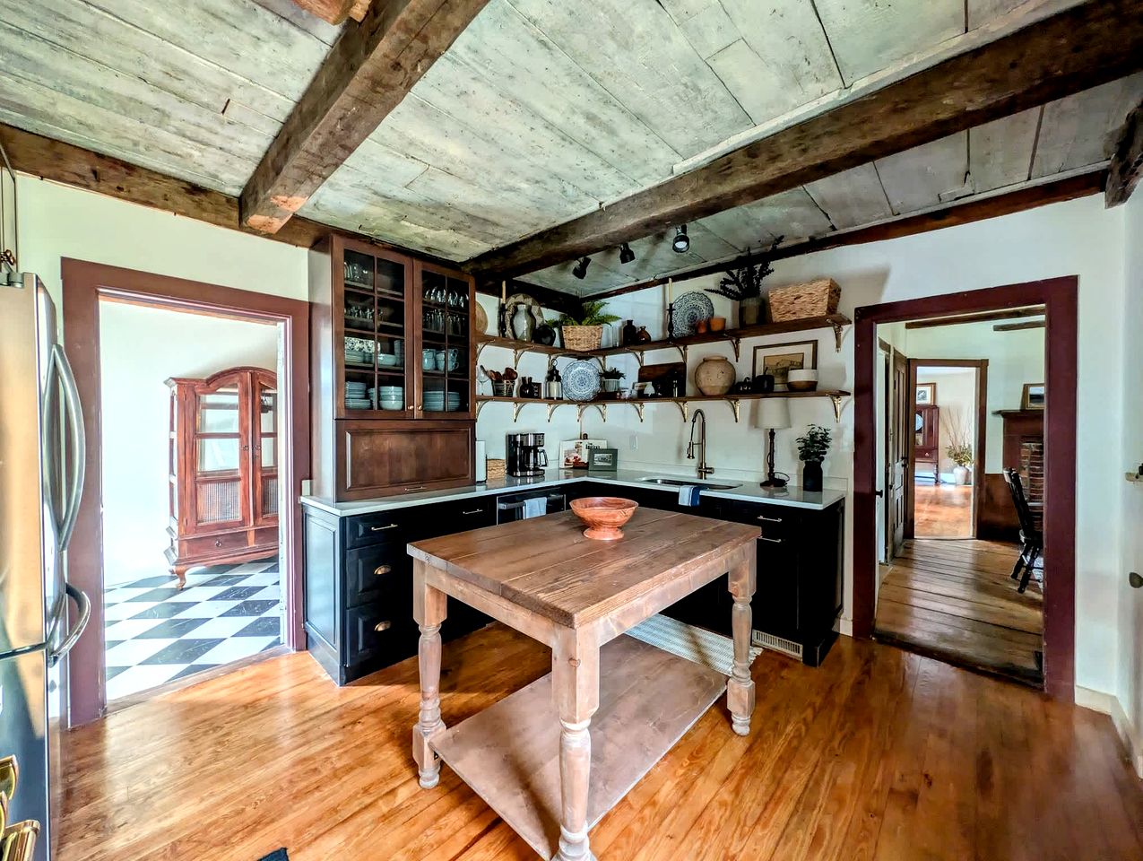 Elegant Luxury Cottage with Fire Pit Near Carrying Place Beach in Surry, Maine