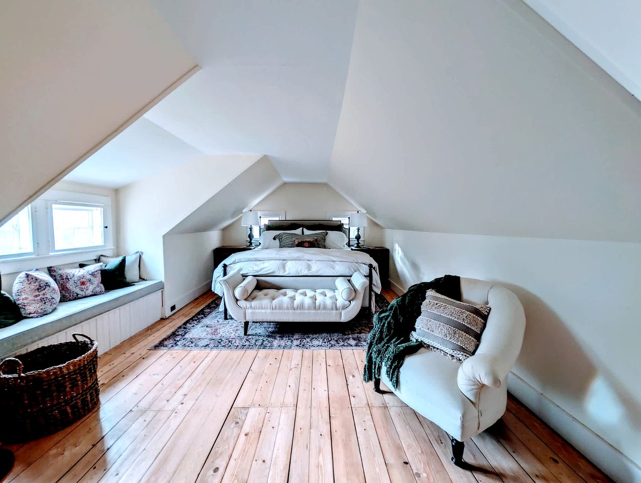Elegant Luxury Cottage with Fire Pit Near Carrying Place Beach in Surry, Maine