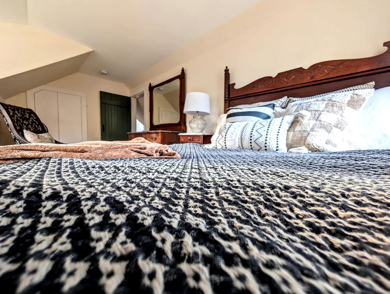 Elegant Luxury Cottage with Fire Pit Near Carrying Place Beach in Surry, Maine