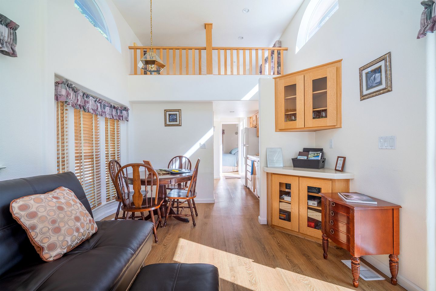 Luxury Cottage with Furnished Deck in Trinity, California