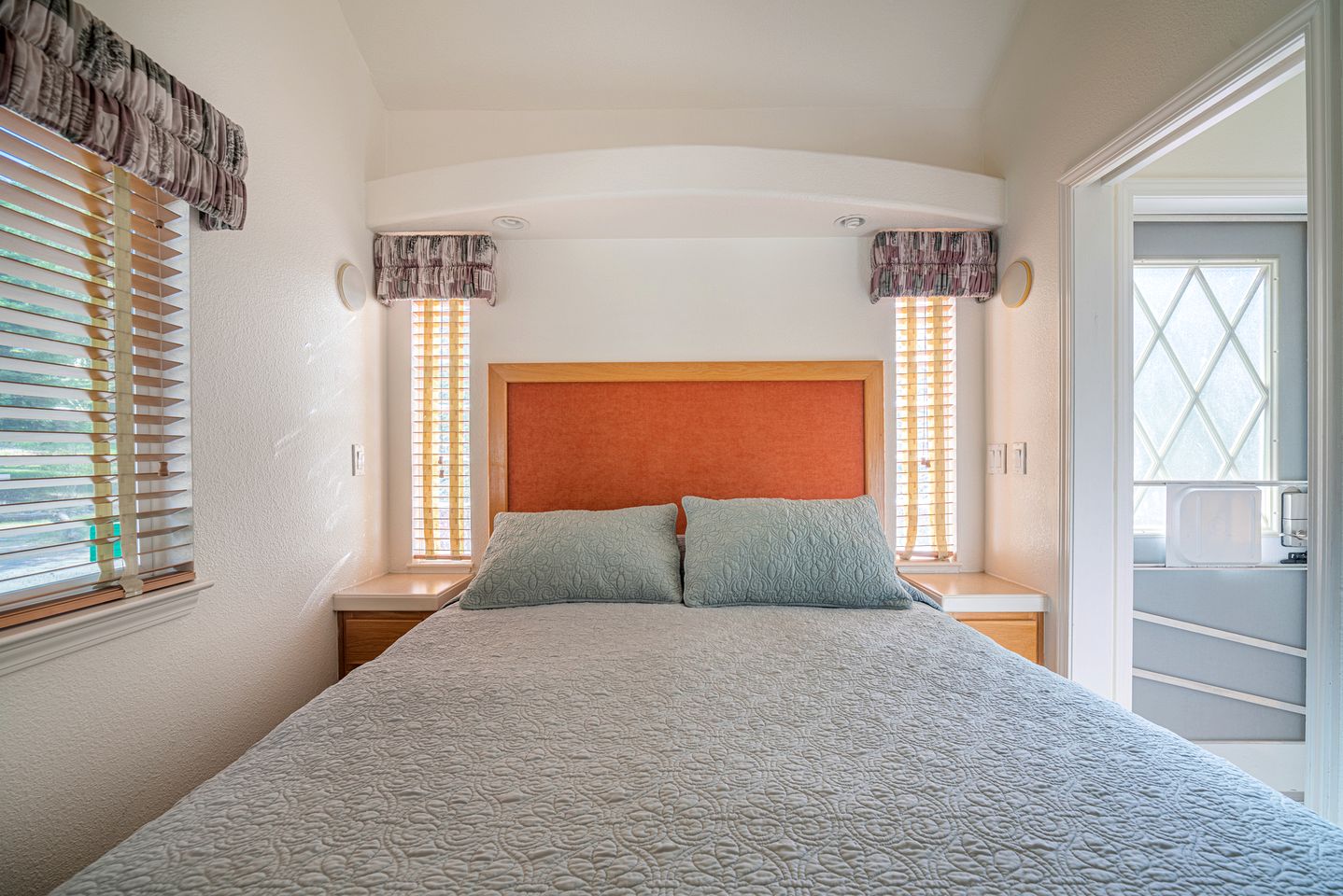 Luxury Cottage with Furnished Deck in Trinity, California