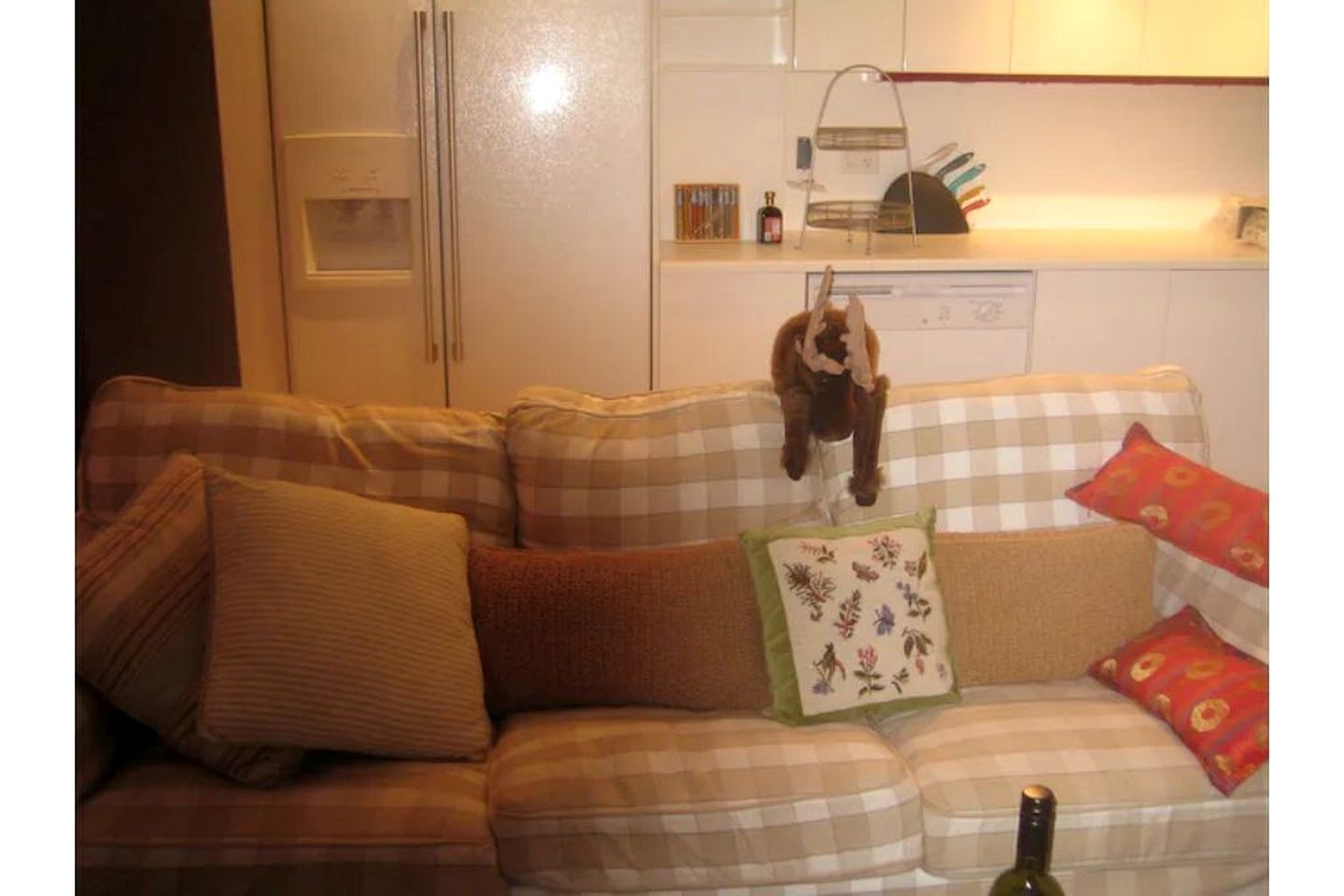 Cozy Lower Apartment in Luxury Cottage Resort Rental in Land O' Lakes Region of Ontario