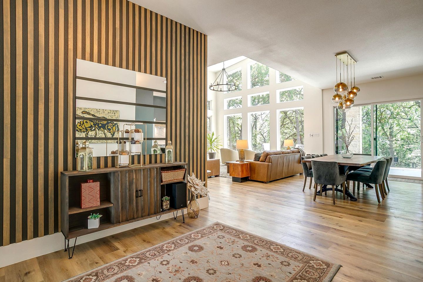 Luxury Cottage on Six Secluded Acres of Private Land, and near Decatur’s Historic Town Square, Texas