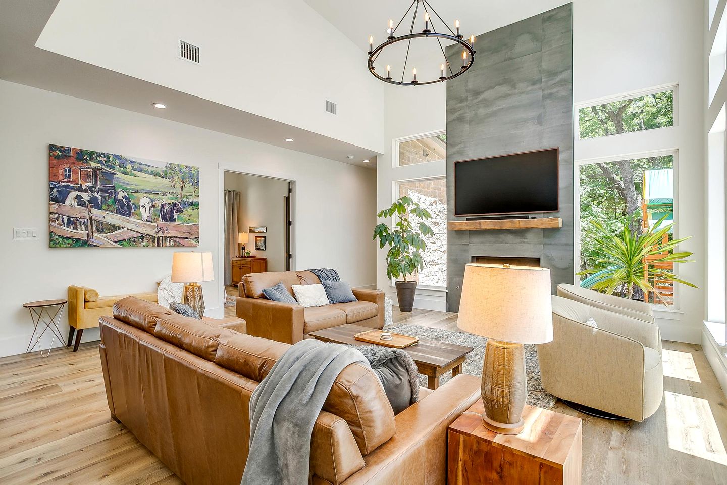 Luxury Cottage on Six Secluded Acres of Private Land, and near Decatur’s Historic Town Square, Texas